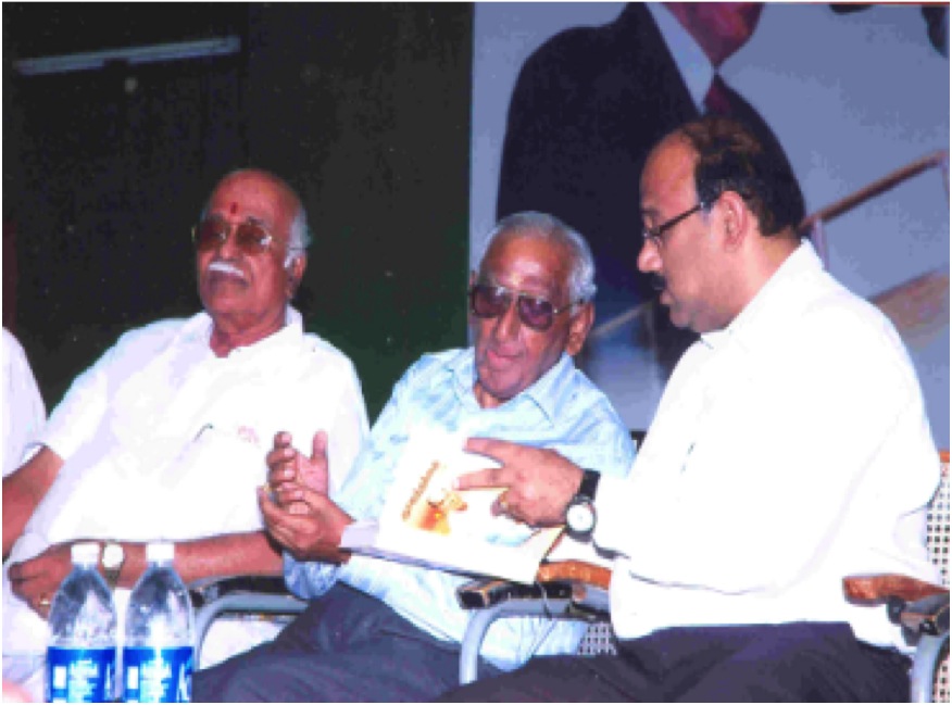 With Former President of Mauritius Hon. Shri A.V. Chettiar